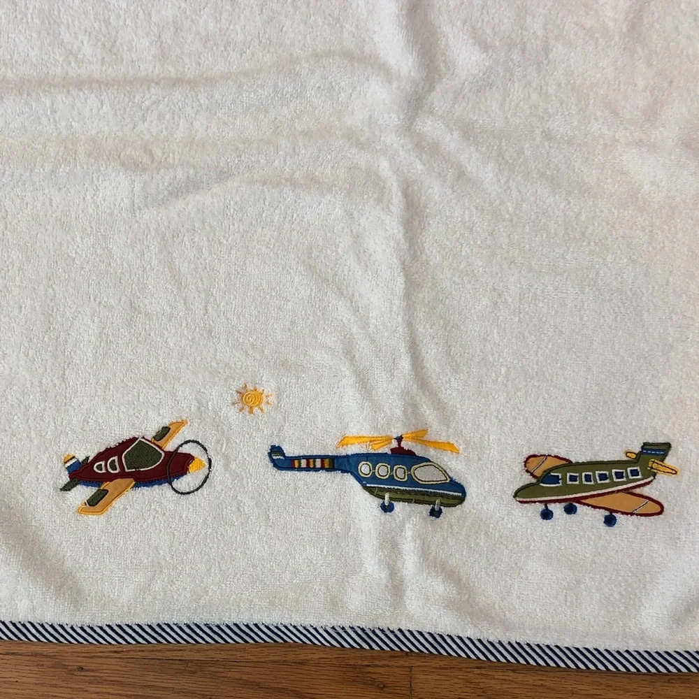 Airplane Embroidered Towel Set - White, NWT
